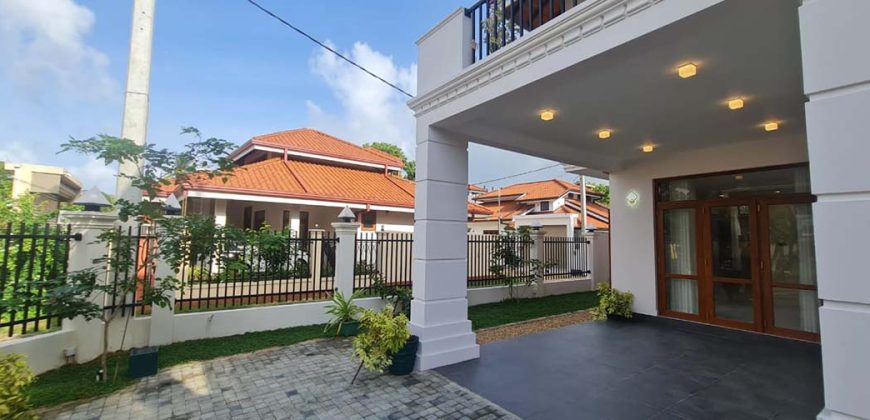 Luxury Beautiful Two Story House at Daluwakotuwa Negombo