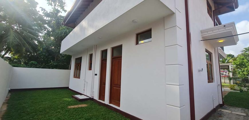 Luxury Beautiful Two Story House at Daluwakotuwa Negombo