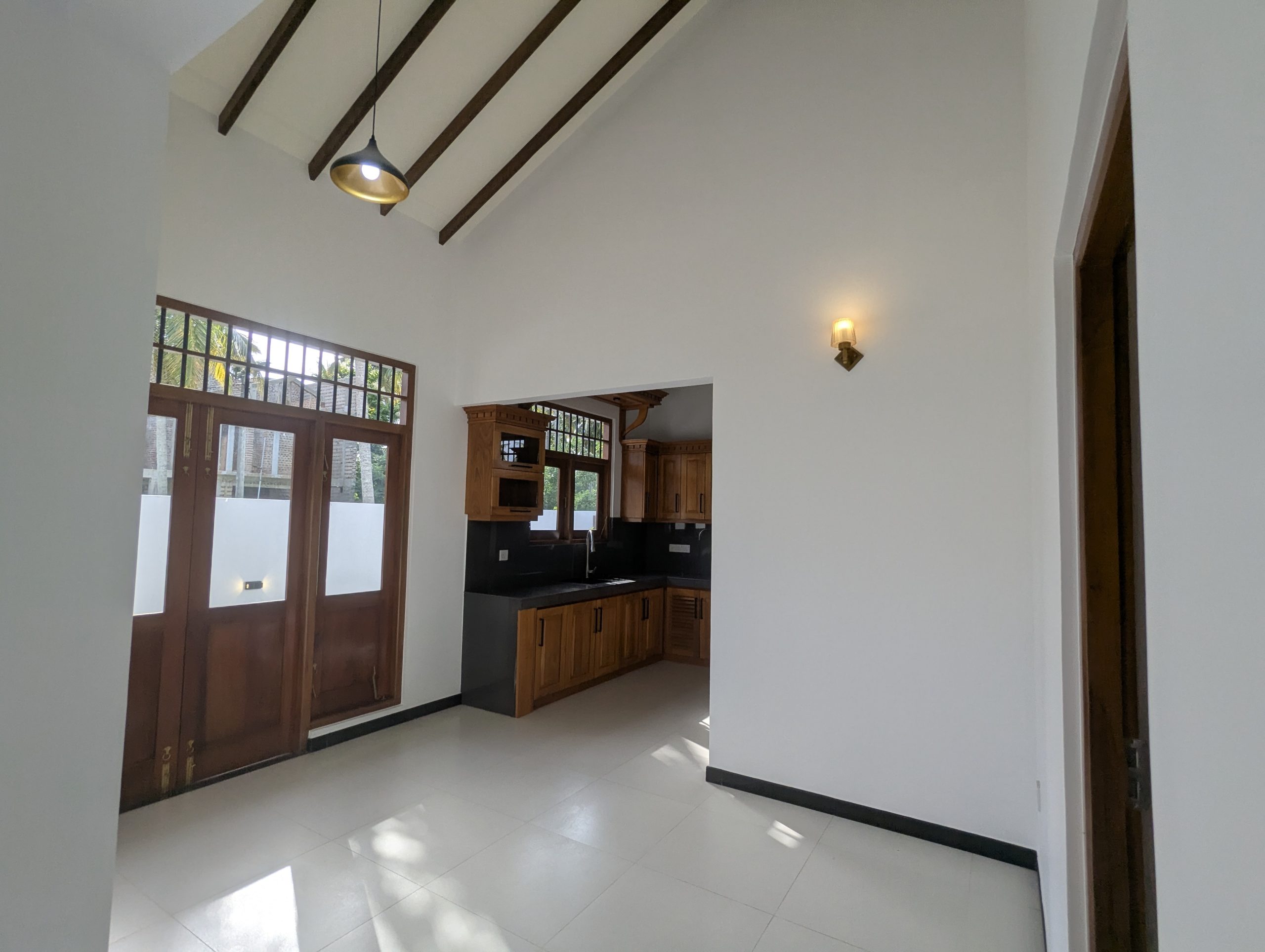 Elegant Single Storey Residence in Katuwapitiya, Negombo