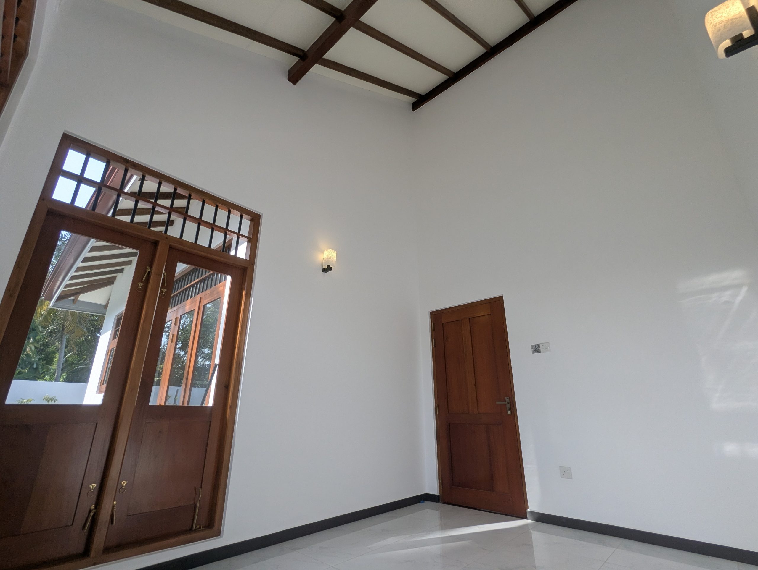 Elegant Single Storey Residence in Katuwapitiya, Negombo