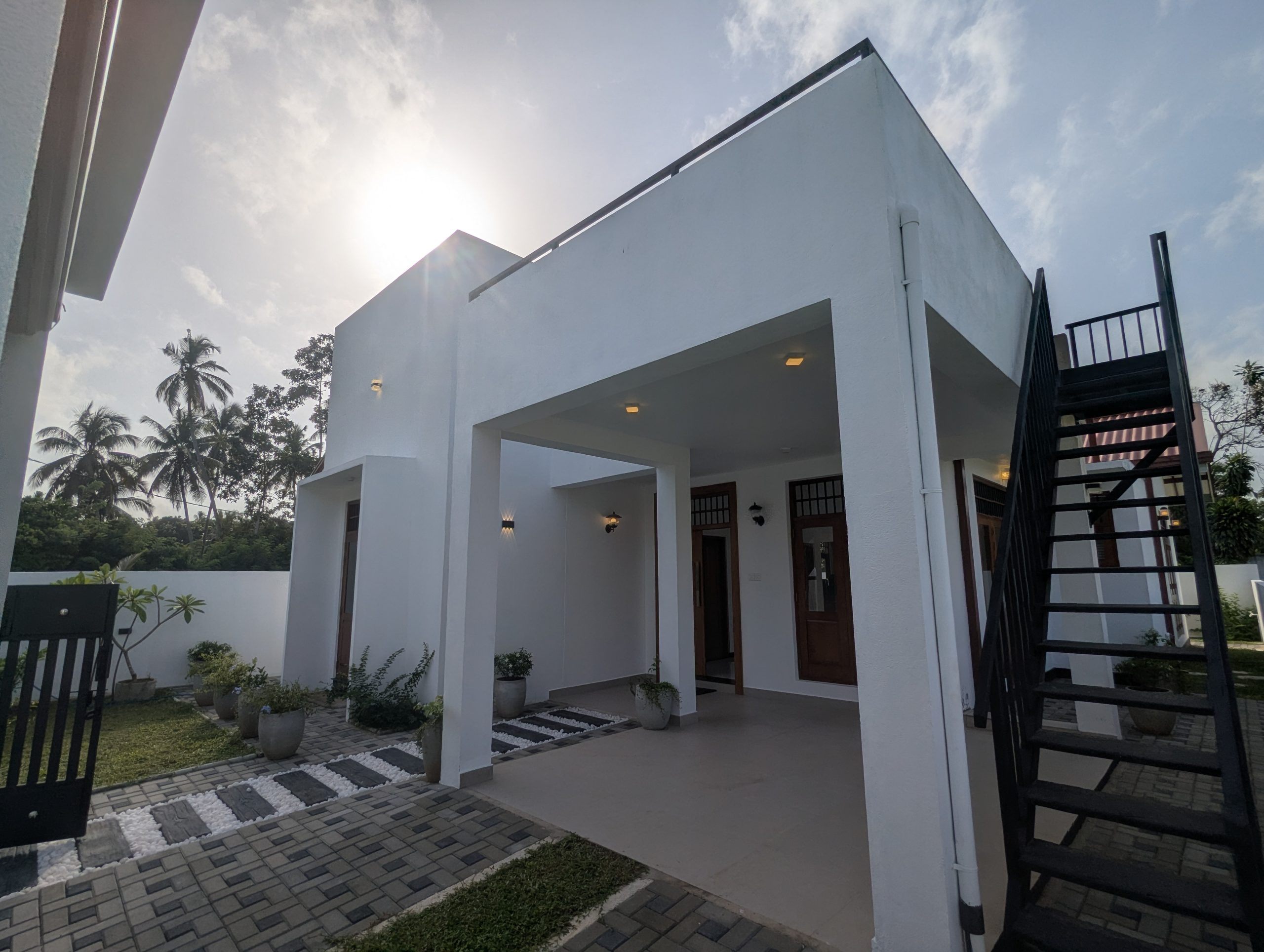 Elegant Single Storey Residence in Katuwapitiya, Negombo
